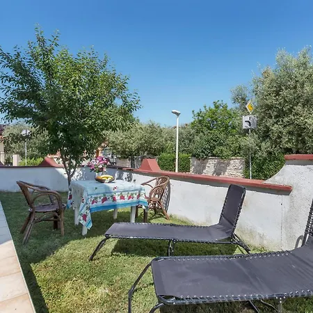 1 Bedroom Cozy In Pula Appartement