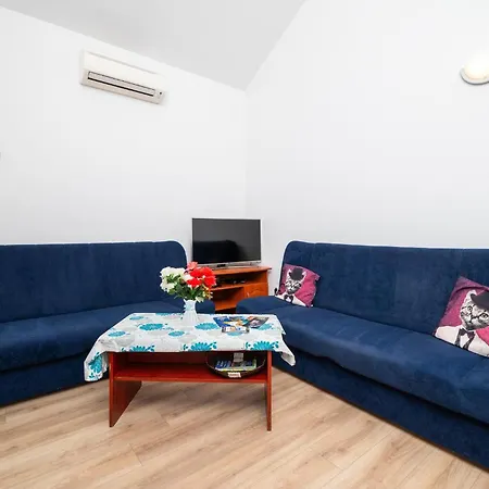 1 Bedroom Cozy In Pula