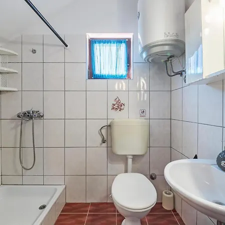 Apartment Awesome In Pula With Wifi *