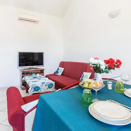 Apartment Awesome In Pula With Wifi