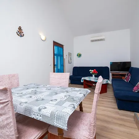 1 Bedroom Cozy In Pola