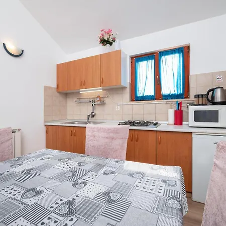 Awesome In Pula With Wifi Apartment