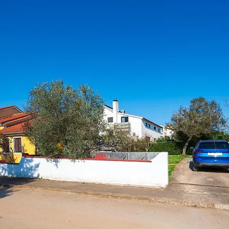 1 Bedroom Cozy In * Pola