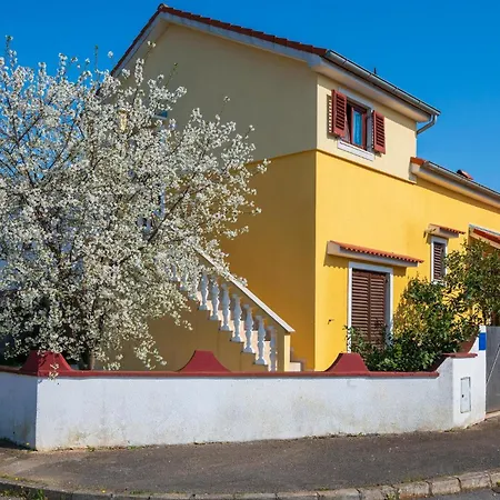Apartment Awesome In Pula With Wifi *