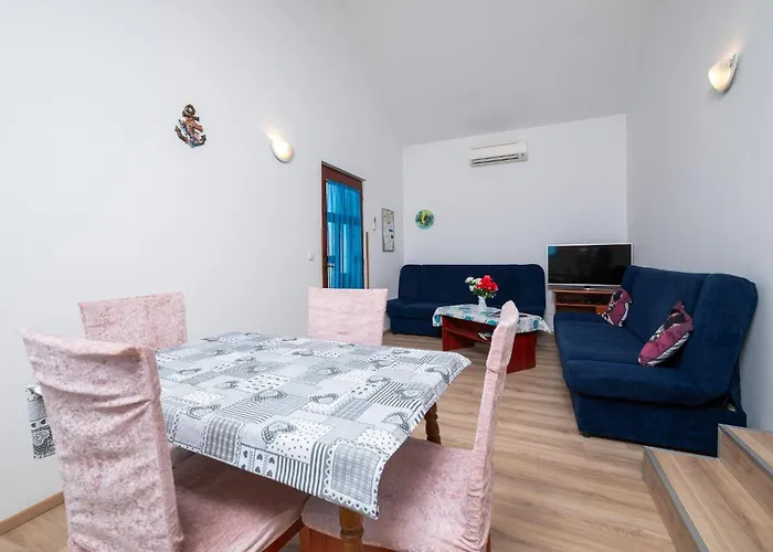 1 Bedroom Cozy In Pola