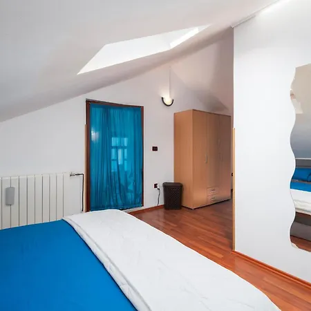 1 Bedroom Beautiful In Daire